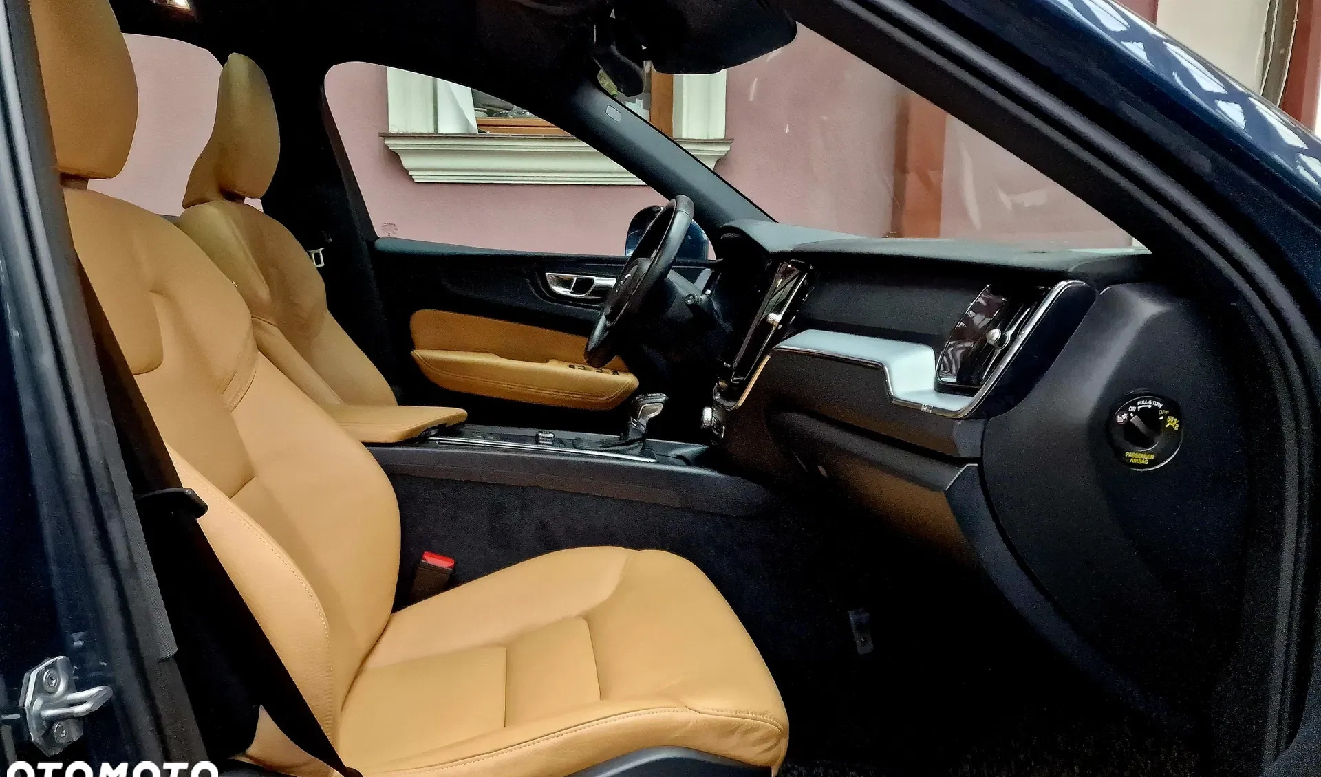 Volvo XC 60 cena 92999 przebieg: 250000, rok produkcji 2018 z Stary Sącz małe 667